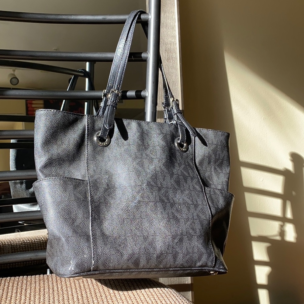 Michael kors tote/purse!